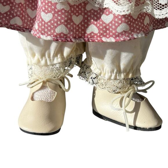 DYNASTY DOLL 17” musical porcelain collectible - Picture 5 of 12